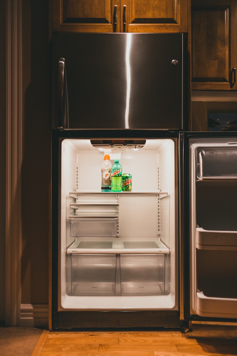 black top mount refrigerator with dispenser